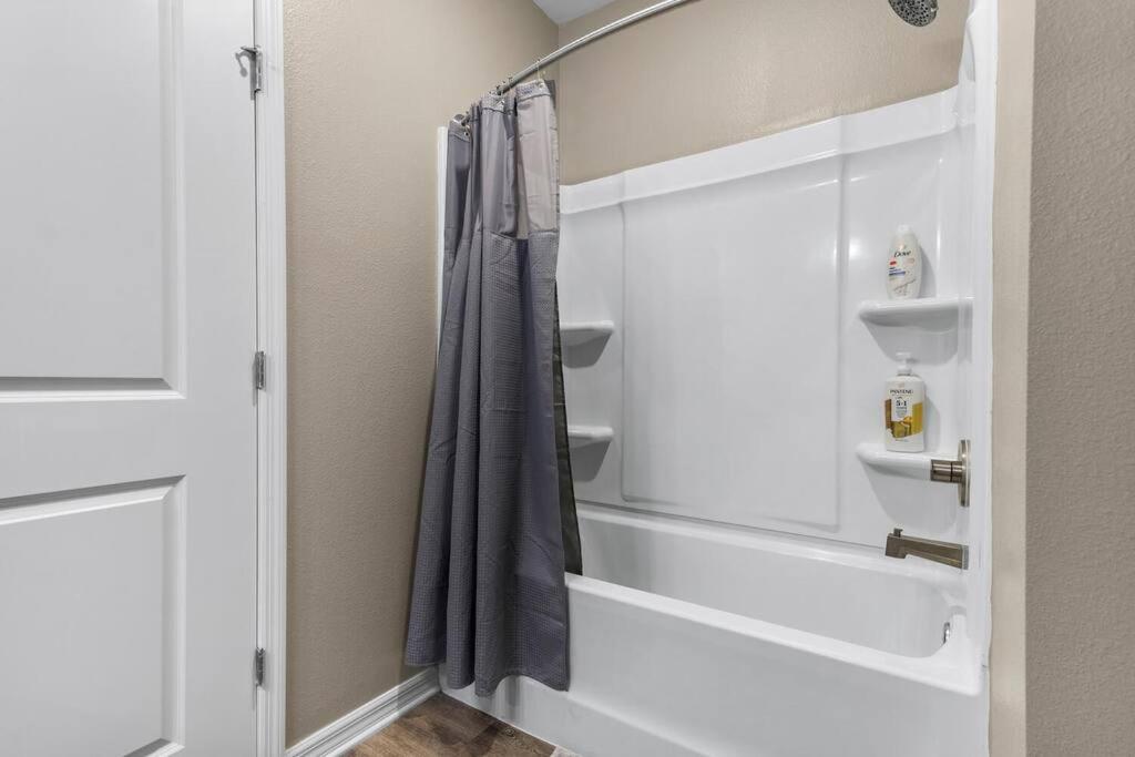 Elegant 2 Bedroom/2 Bath Condo With All Amenities Melbourne Exteriör bild